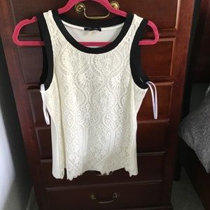 Tommy Hilfiger sleeveless shirt